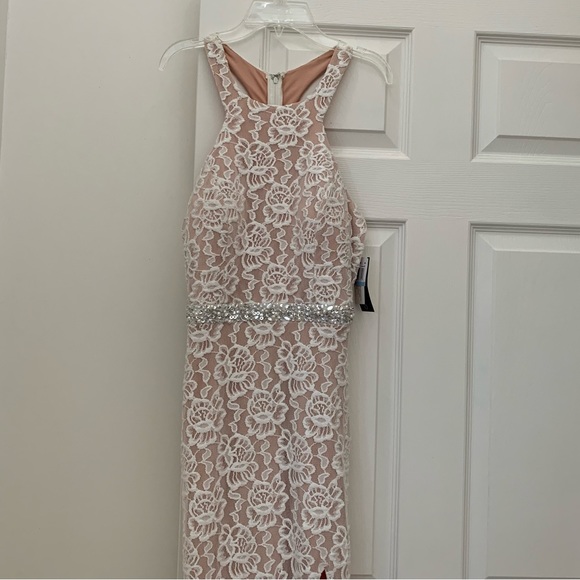 PROM? 😍 NWT White Floral Lace Halter Gown Beaded Belt Juniors 5 Nude Lining - Picture 4 of 16